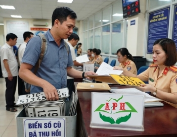 Hướng dẫn thủ tục chuyển biển trắng sang vàng cho xe kinh doanh vận tải